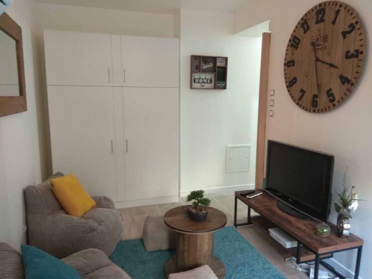 Chic Studio Near Paris Apartment Saint-Denis  Ngoại thất bức ảnh
