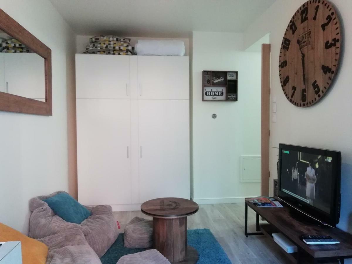 Chic Studio Near Paris Apartment Saint-Denis  Ngoại thất bức ảnh